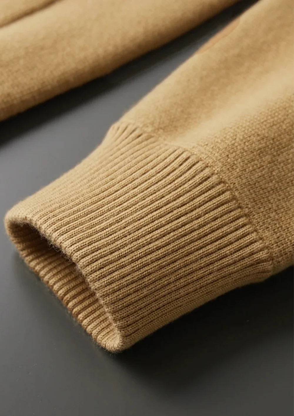 OVERSHIRT VAN ZUIVERE EXTRA FIJNE MERINOWOL MET KNOPEN