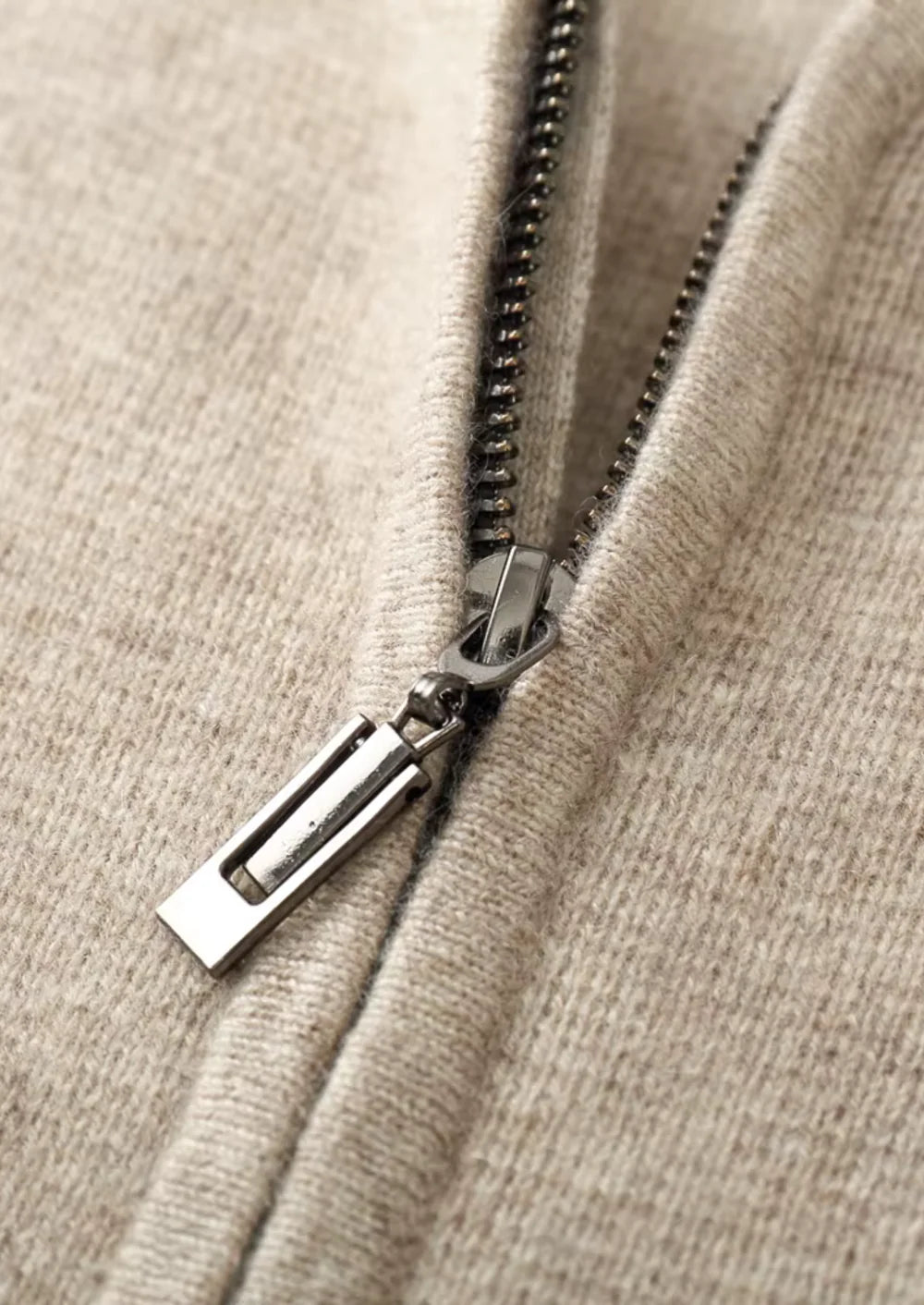 SWEAT À CAPUCHE ZIPPÉ EN LAINE MÉRINOS EXTRA-FINE PURE