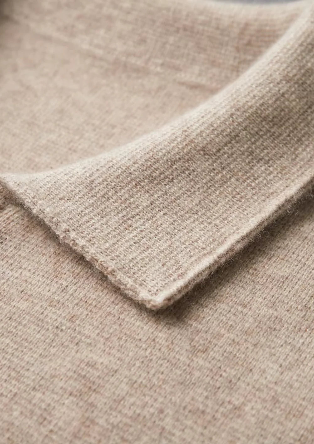 POLO CARDIGAN MET RITS EN ZUIVERE EXTRA FIJNE MERINOWOL