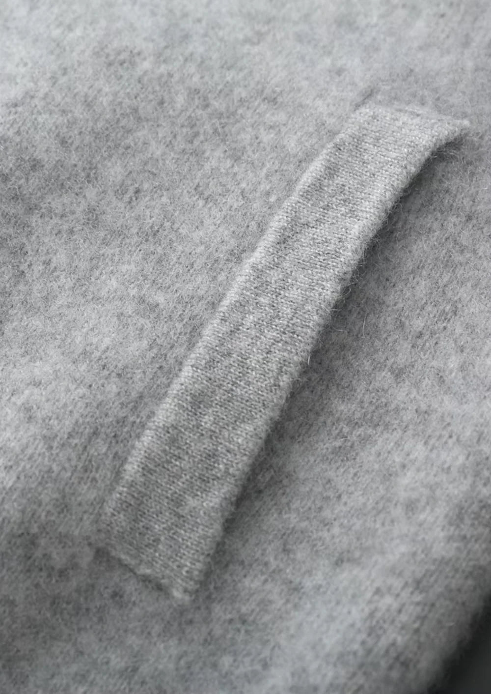 CARDIGAN COL V EN PURE LAINE MÉRINOS EXTRA-FINE