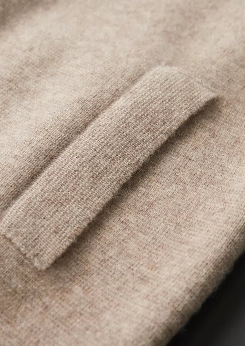 POLO CARDIGAN MET RITS EN ZUIVERE EXTRA FIJNE MERINOWOL