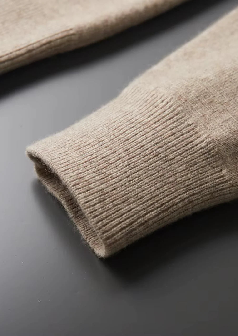 POLO CARDIGAN MET RITS EN ZUIVERE EXTRA FIJNE MERINOWOL