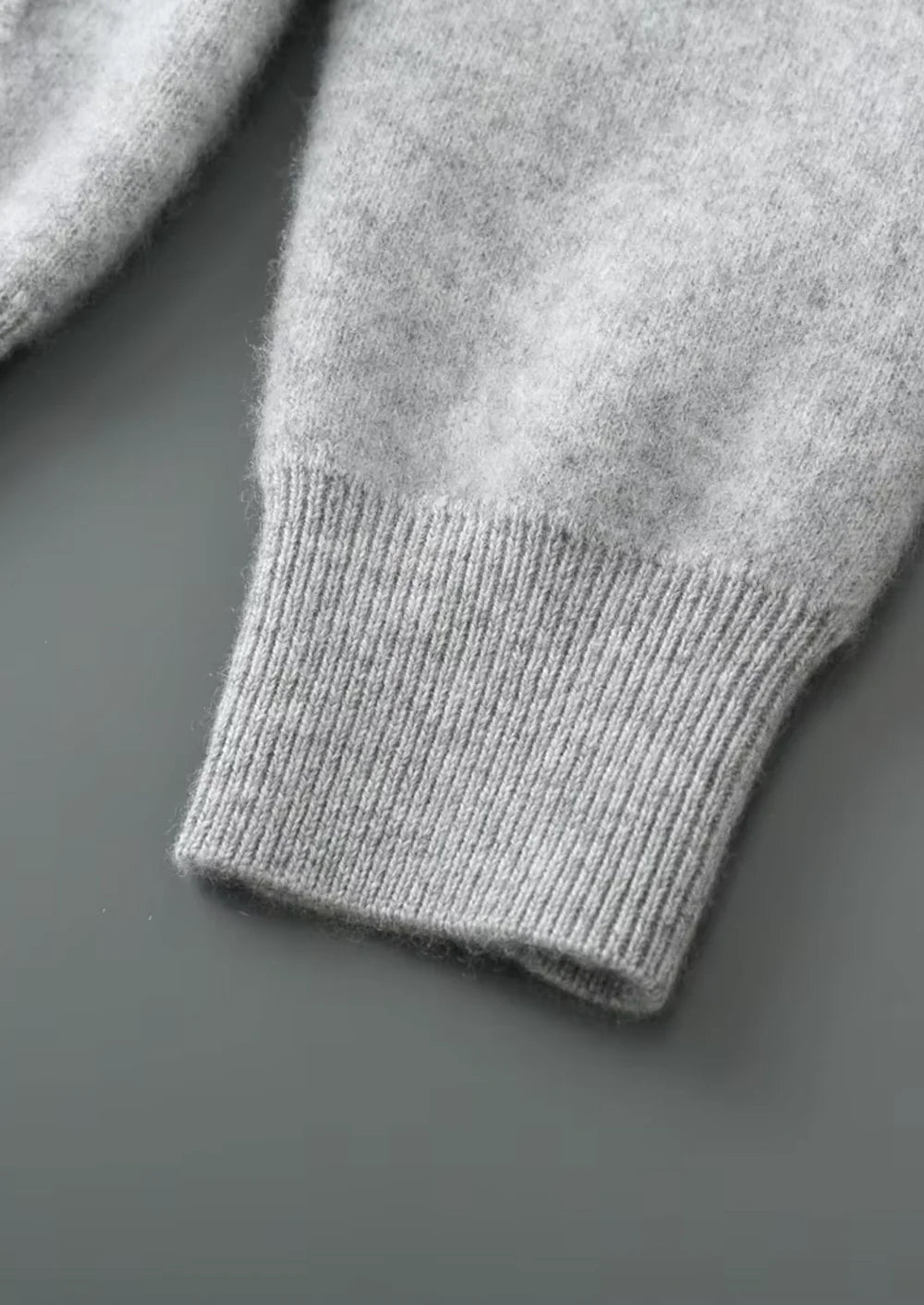 CARDIGAN COL V EN PURE LAINE MÉRINOS EXTRA-FINE