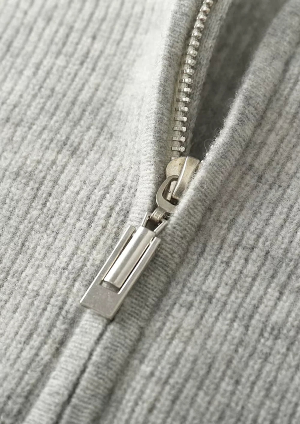 Geribbelde hoodie met rits van zuivere extra fijne merinowol