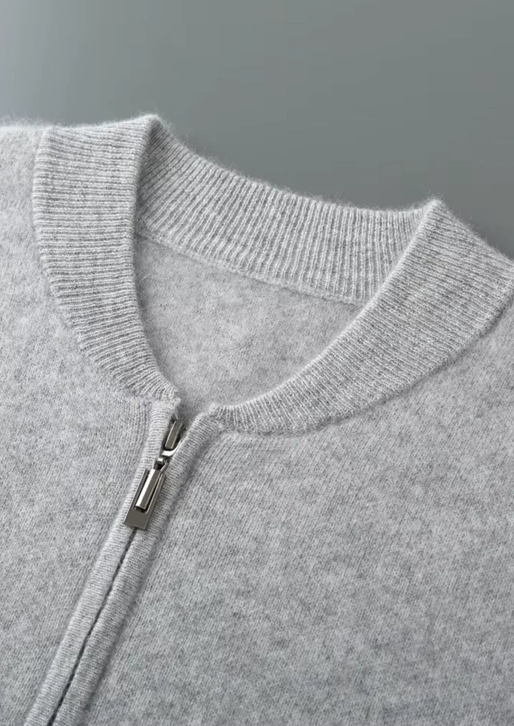 CARDIGAN COL V EN PURE LAINE MÉRINOS EXTRA-FINE