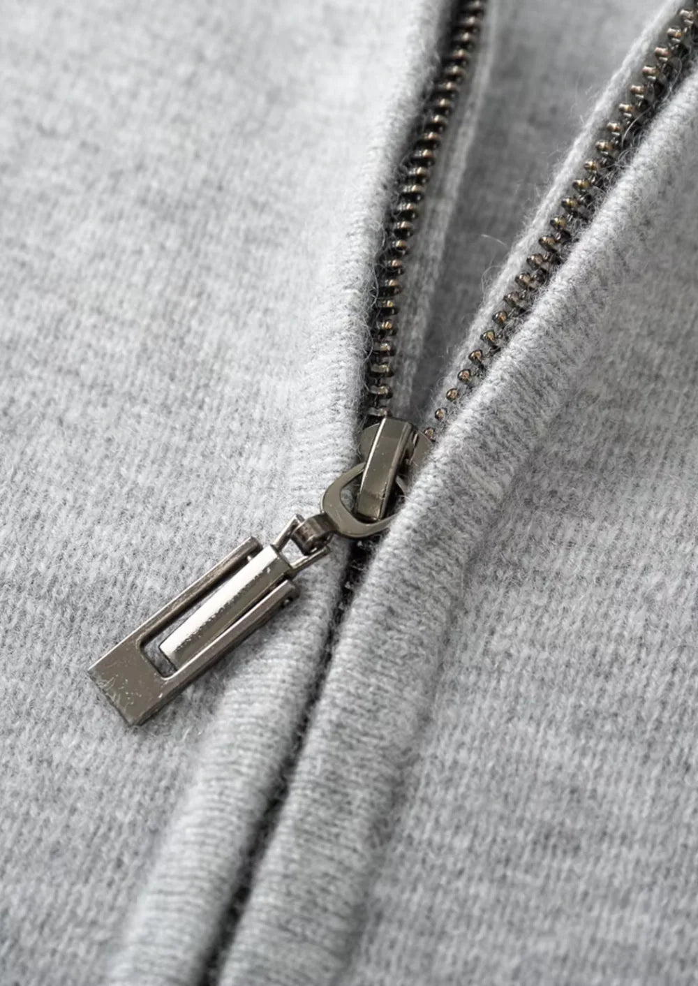 SWEAT À CAPUCHE ZIPPÉ EN LAINE MÉRINOS EXTRA-FINE PURE