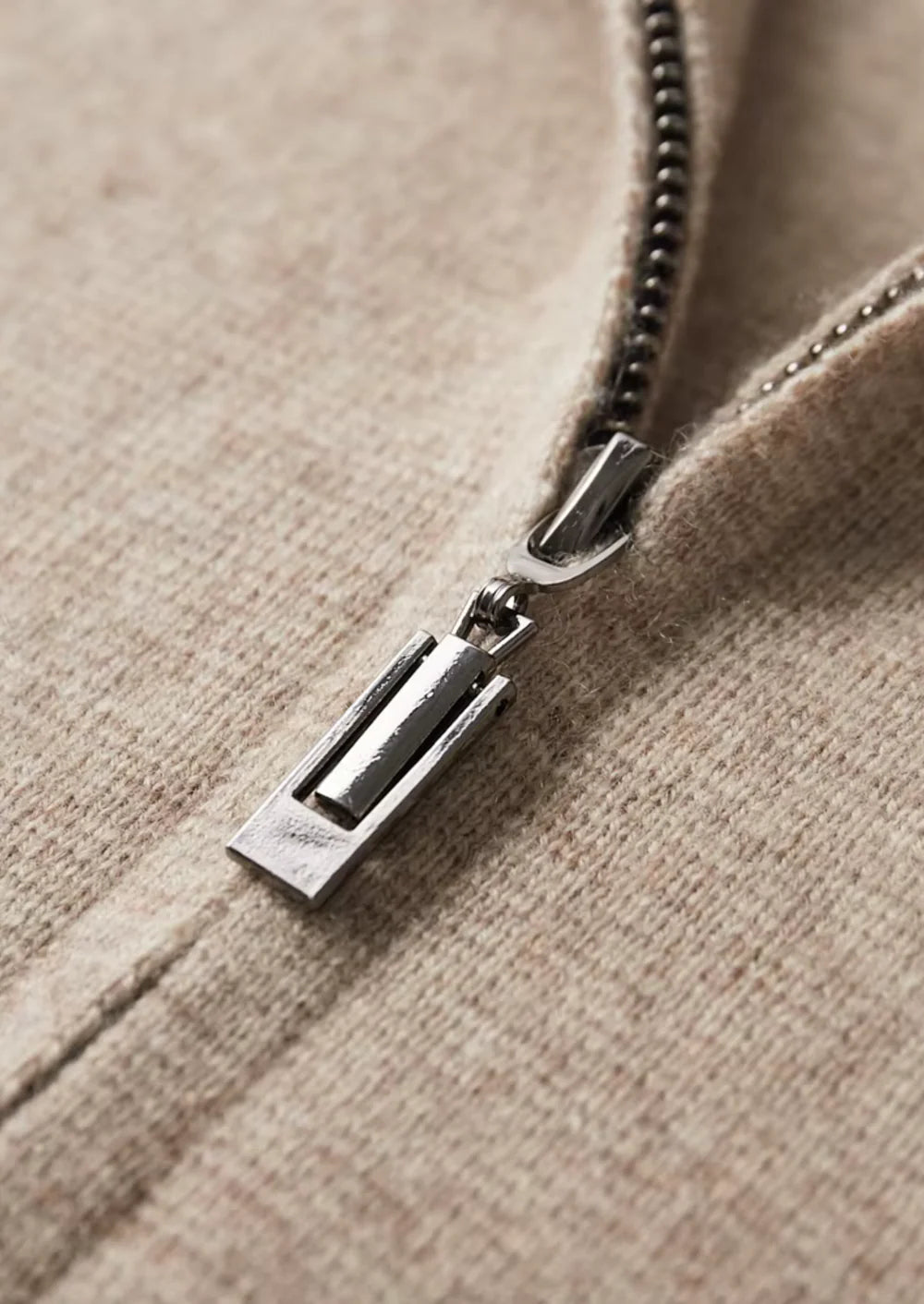 POLO CARDIGAN MET RITS EN ZUIVERE EXTRA FIJNE MERINOWOL