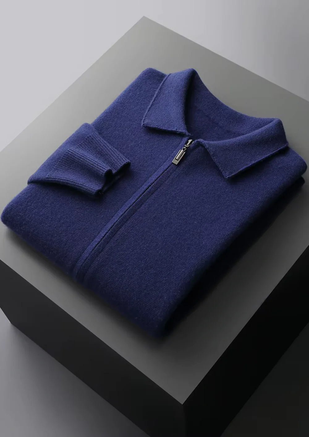 POLO CARDIGAN MET RITS EN ZUIVERE EXTRA FIJNE MERINOWOL
